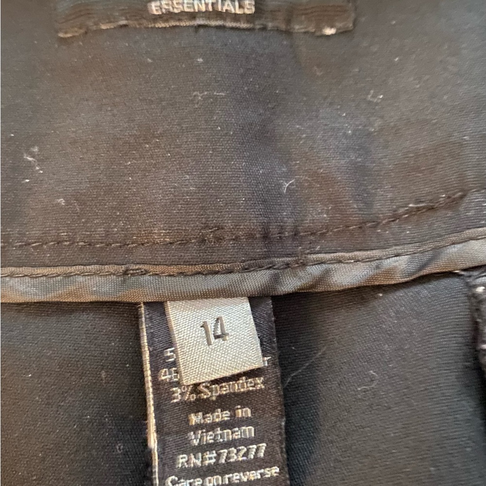 Comfortable Capris - Picture 3 of 4